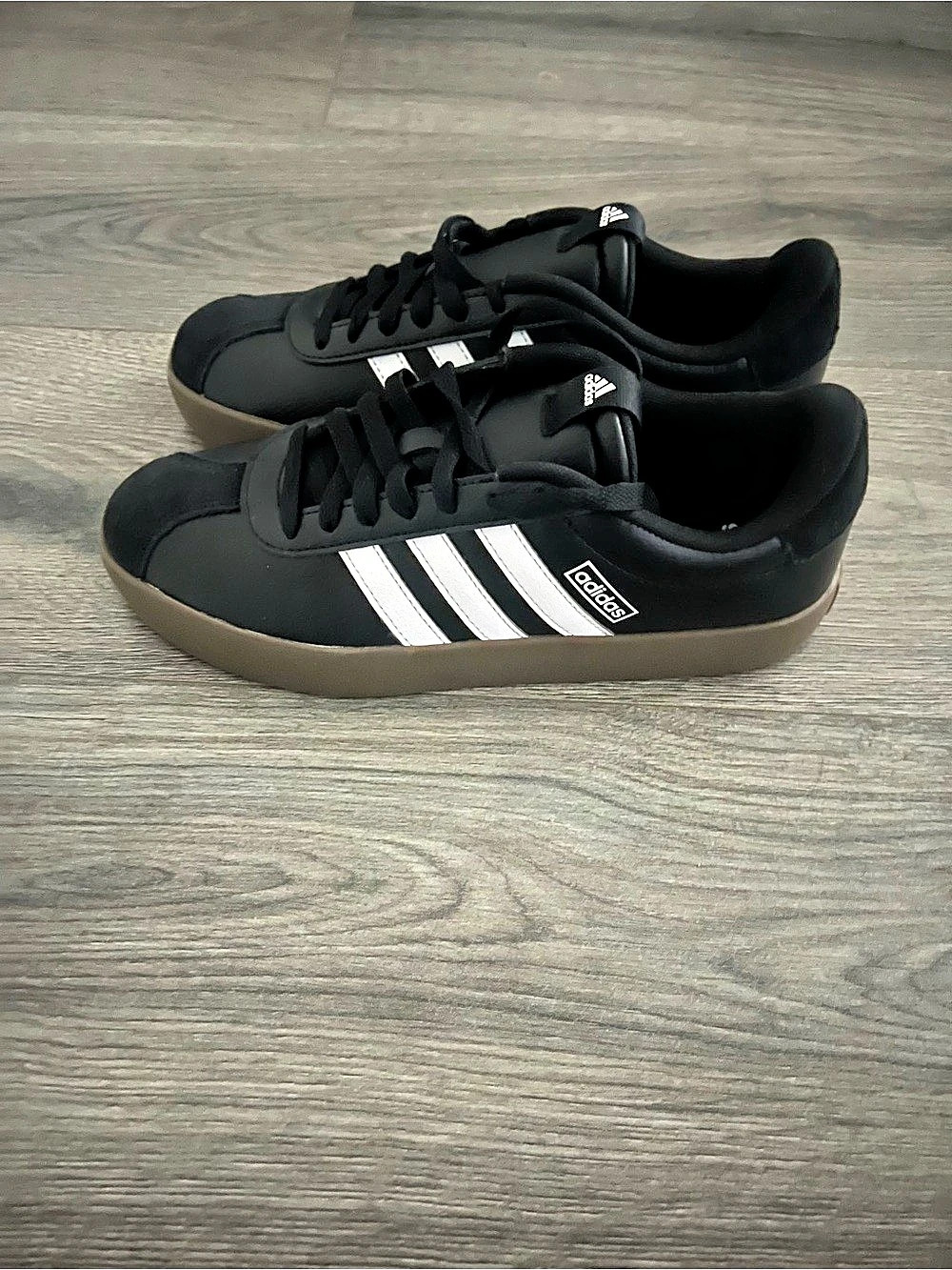 adidas VL Court 3.0 Black & White US 7.5 Like New